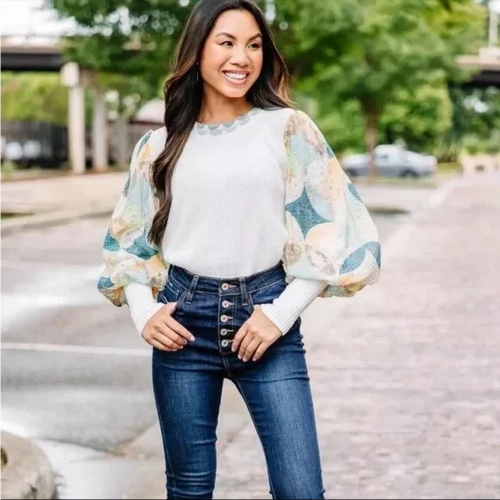 Fate white printed sleeve sweater small